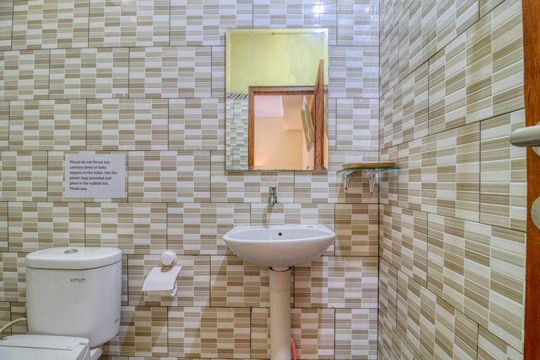 Bathroom 4, Nibugi Guest House, Klungkung