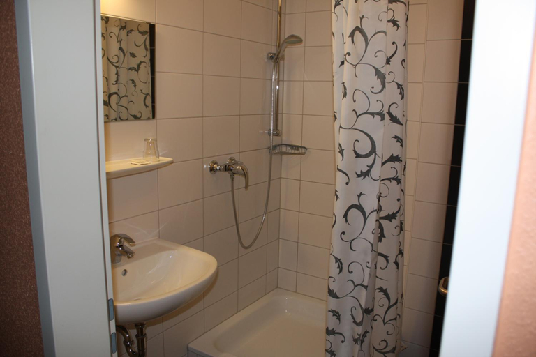 Bathroom 4, Hotel Grand Tour Cologne, Rhein-Erft-Kreis