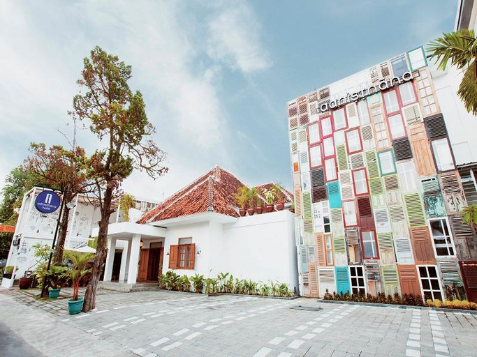Exterior 15