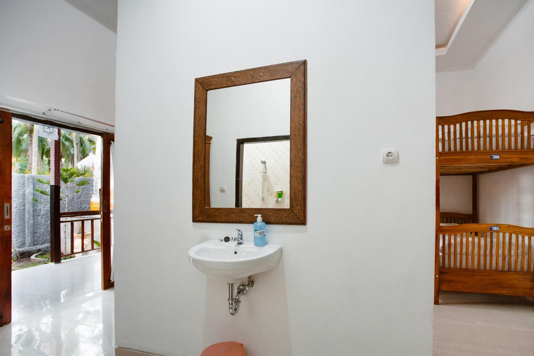 Bathroom 10