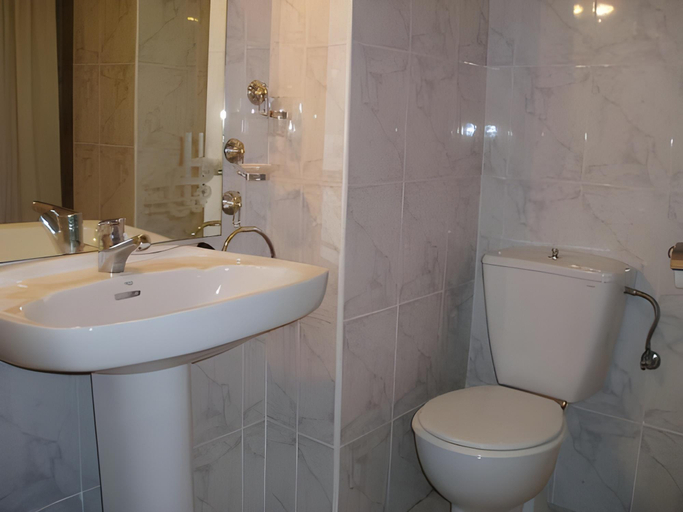 Bathroom 5, Hotel Las Americas, Málaga
