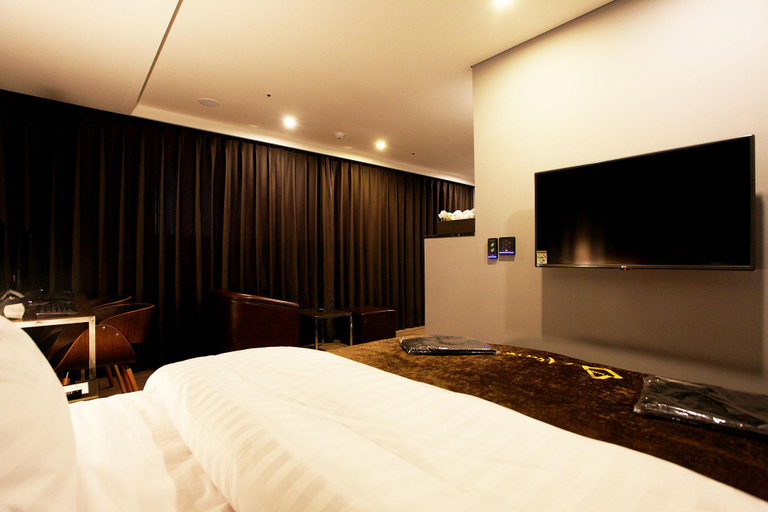 Bedroom 9