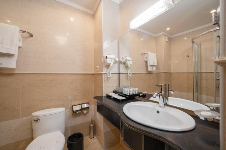 Bathroom, Jannat Resort, Alamüdün