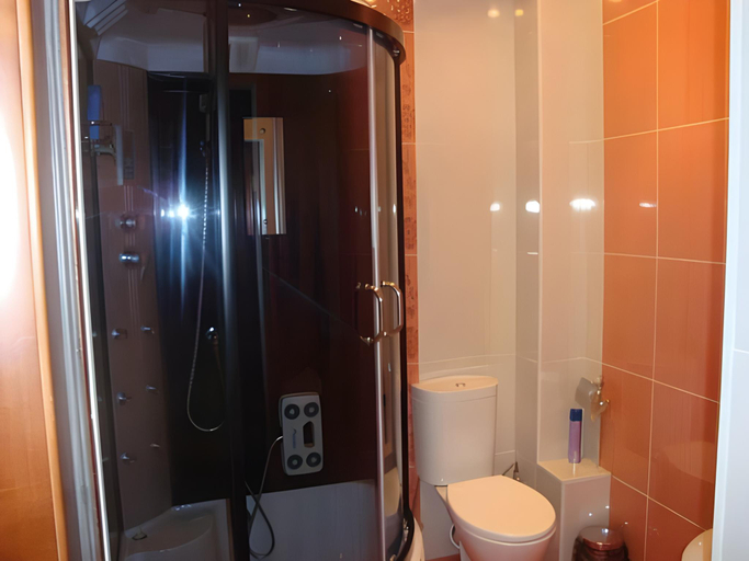 Bathroom 3, Kalipso Hotel, Privolzhskiy rayon