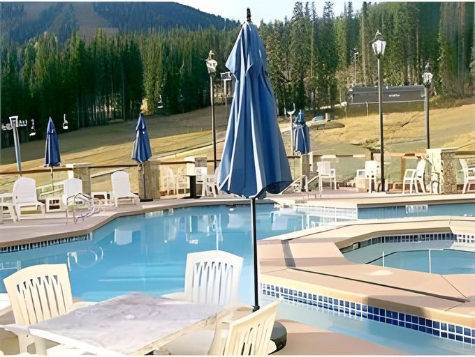 Sport & Beauty 2, Sun Peaks Grand Hotel & Conference Centre, Thompson-Nicola