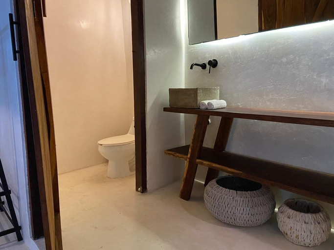 Bathroom 4, Amor Rooms, Cozumel