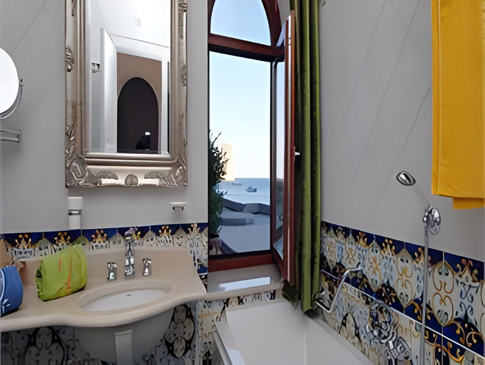 Bathroom 2, Diva La Canzone Del Mare, Napoli