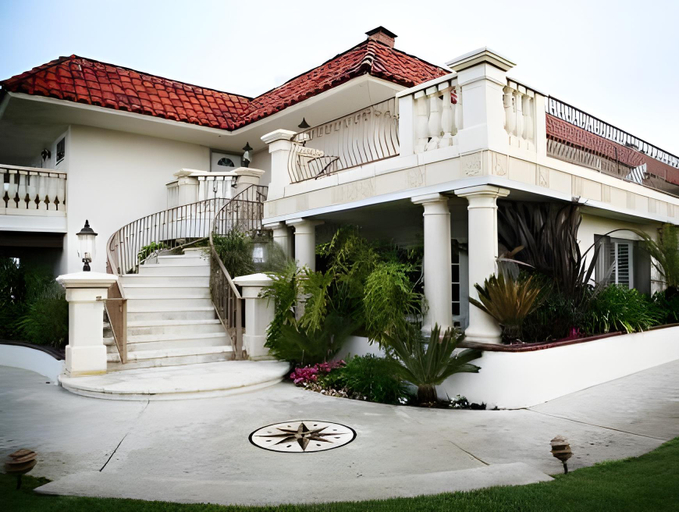 Exterior & Views 1, Oceanside Marina Suites - A Waterfront Hotel, San Diego