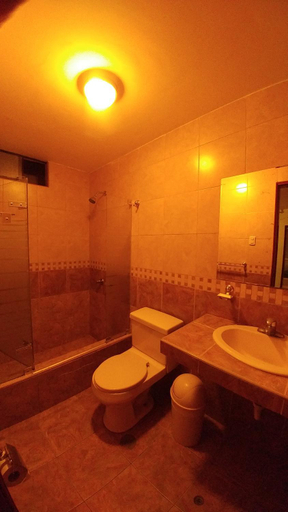 Bathroom 4, Libertad Hotel, Trujillo