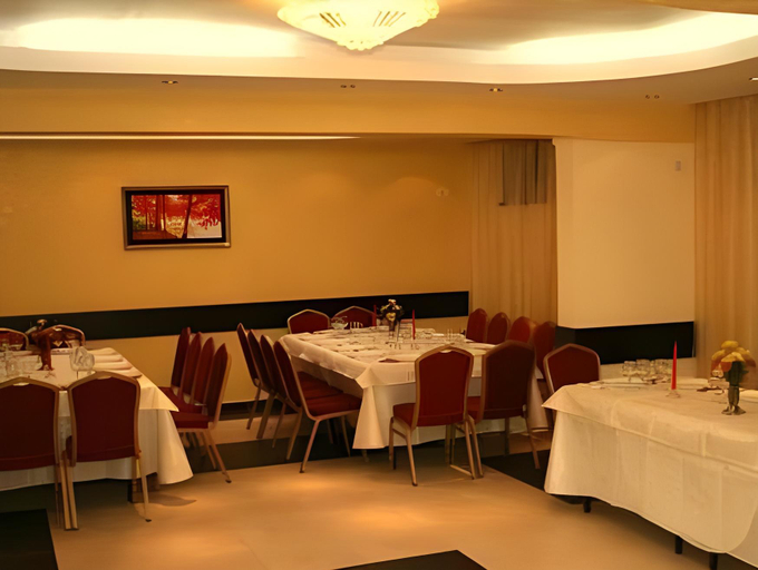 Food & Drinks 5, Hotel Ancor, Voluntari