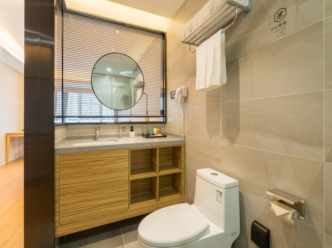 Bathroom 18