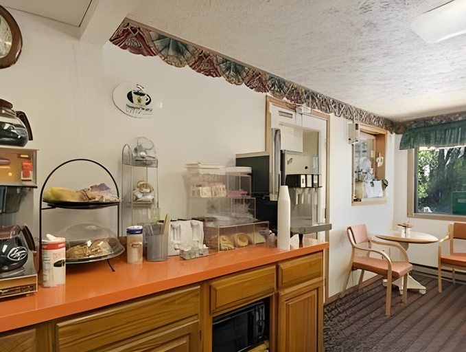 Others 5, Super 8 By Wyndham Chaska, Carver