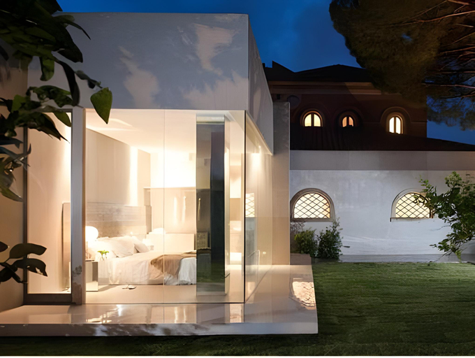 Exterior & Views