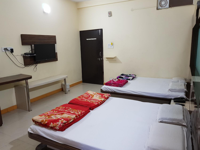 Others 4, Shri Radhe Krishna Hotel, East Nimar