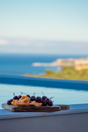 Food & Drinks 4, Georgianna's suite with private pool , 'greysuite', Peloponnese