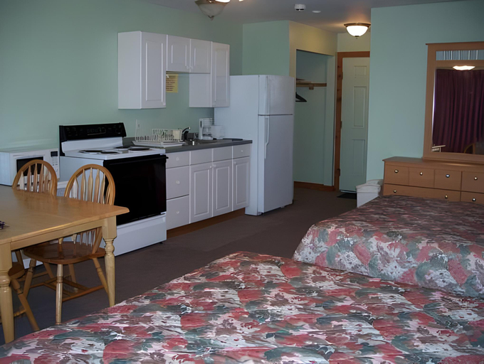 Others 4, Blue Sea Motor Inn, Barnstable