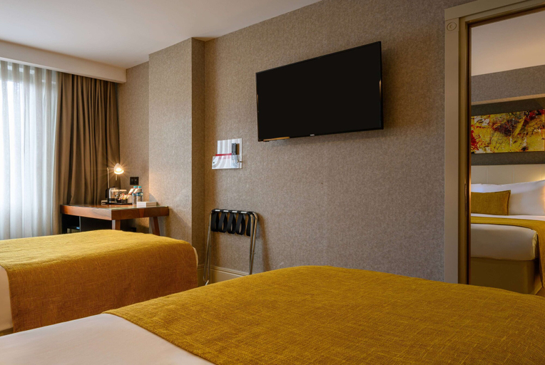 Bedroom 2, Ramada by Wyndham Istanbul Grand Bazaar, Fatih