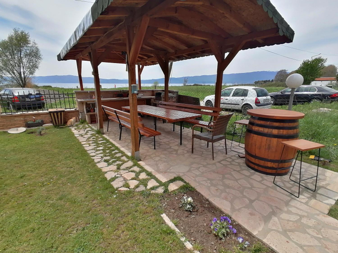 Food & Drinks 3, Vila Sara