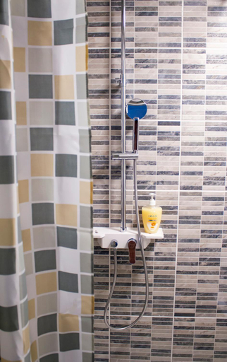 Bathroom 2, OXCafe Hostel, Kose