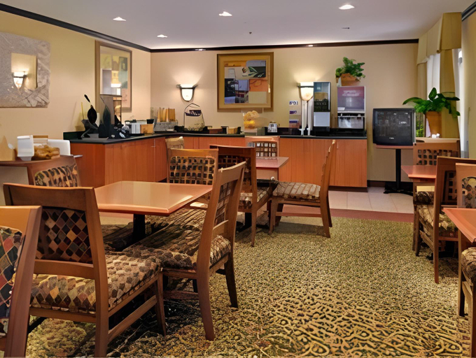 Food & Drinks 5, Baymont by Wyndham St. Joseph/Stevensville, Berrien