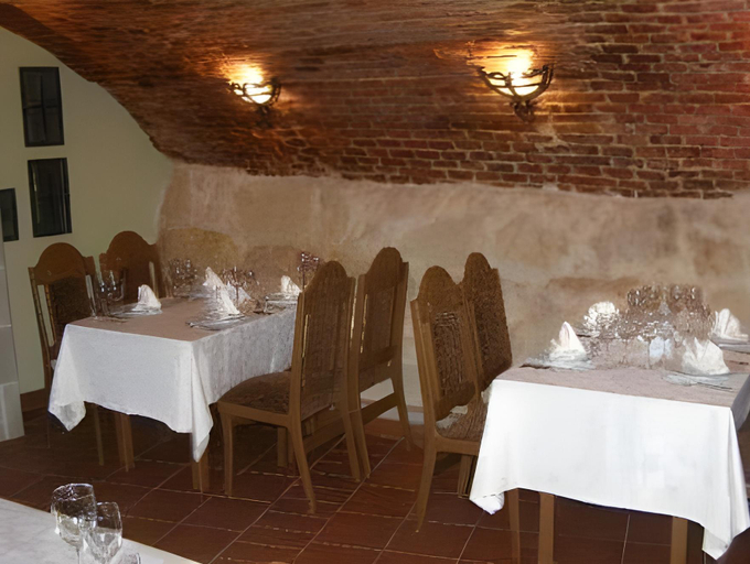 Food & Drinks 3, Hotel Natalia 18, L'vivs'ka