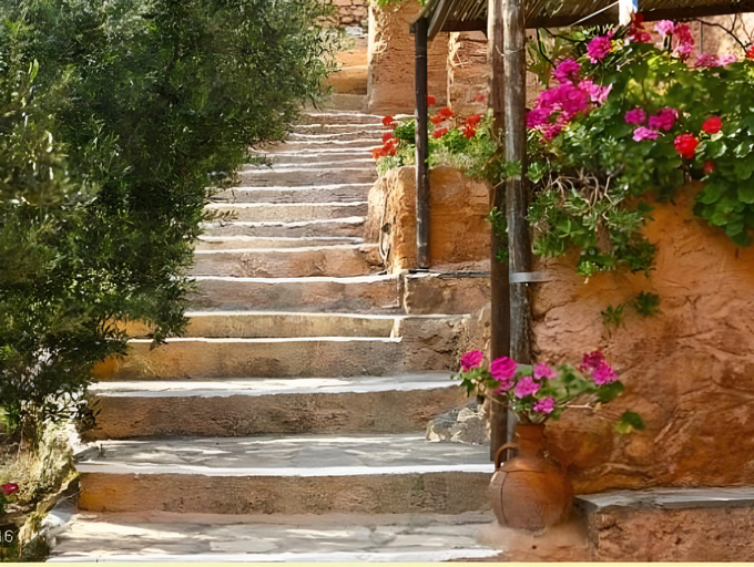 Others 3, Aspros Potamos, Crete