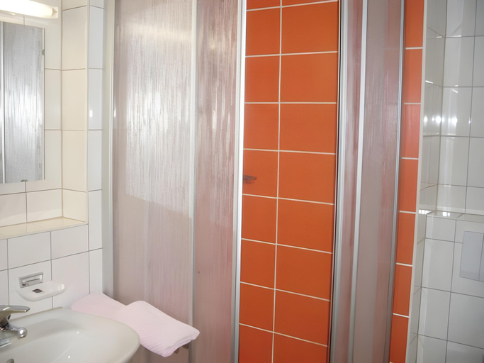 Bathroom 5, Hotel Heilbrunnen, Erzgebirgskreis