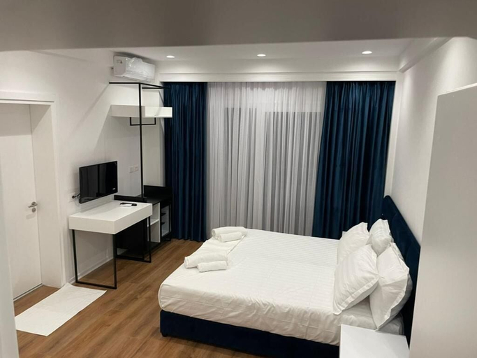 Bedroom 2, Sea & Lake View Villa, Sarandës
