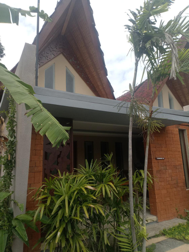 Exterior 21