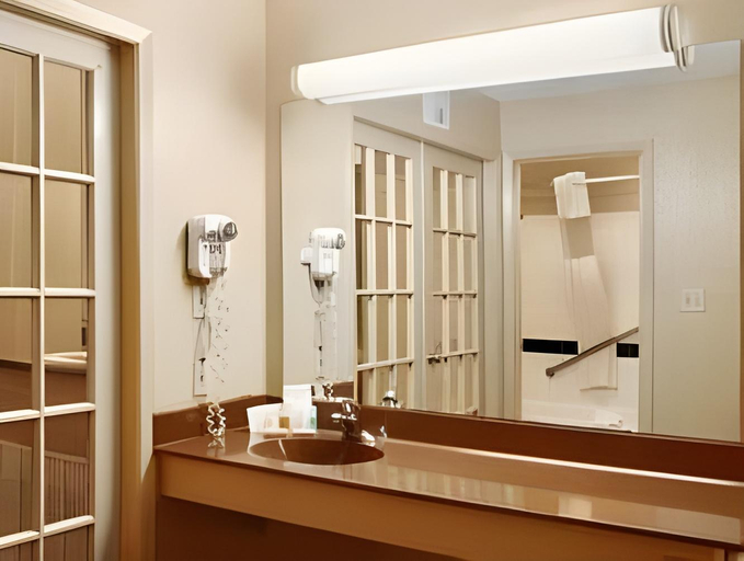 Bathroom 5, Quality Inn & Suites San Antonio, Bexar
