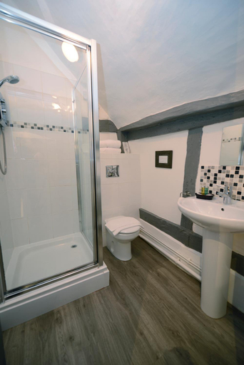 Bathroom 3, The White Lion Inn, Solihull