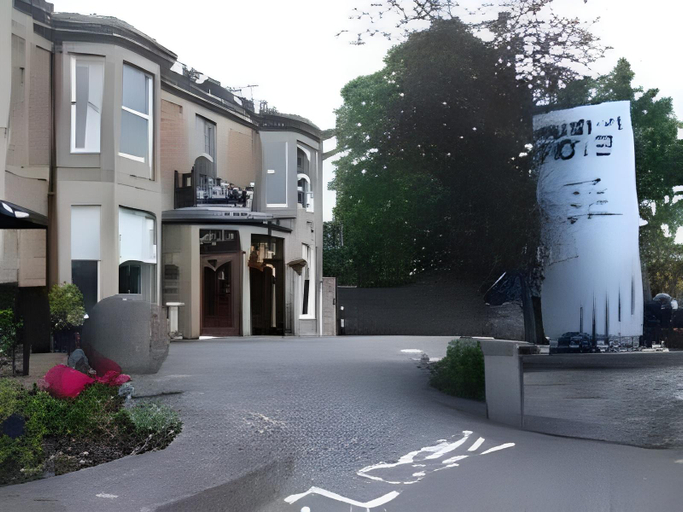 Exterior & Views