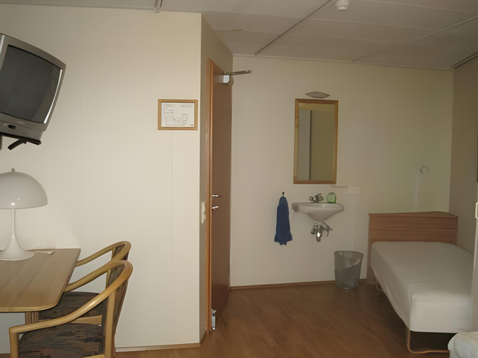 Bedroom 2, Akureyri Hostel, Akureyri