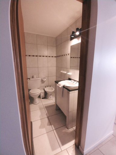 Bathroom 4, Belgrano Decks II Rental Apartments, Bariloche