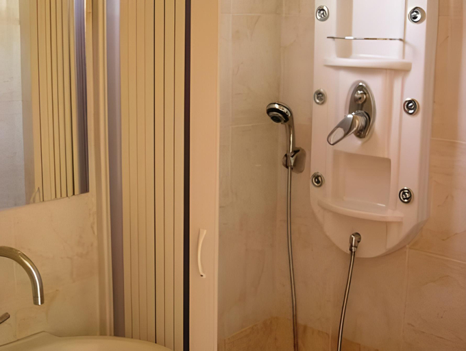 Bathroom 4, Segas , Peloponnese