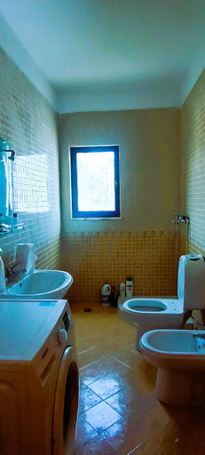 Bathroom 5, Lira's Home, Kavajës