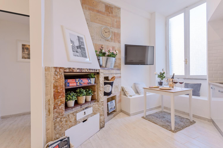 Others 5, TownHouse by the Spanish Steps, Rome