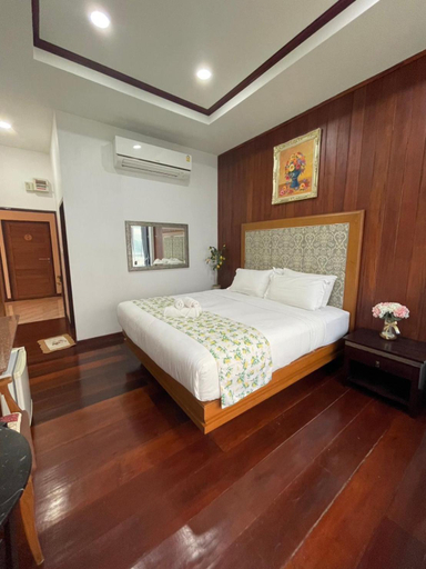 Bedroom 12