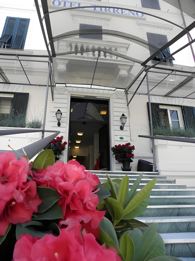 Hotel Tirreno, Massa Carrara