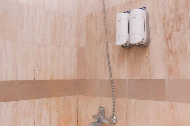 Bathroom 7