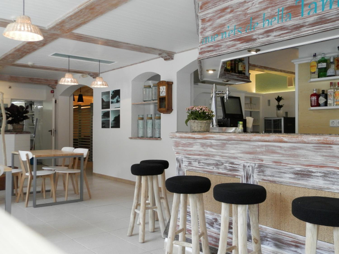Food & Drinks 3, Apartaments Tamariu, Girona