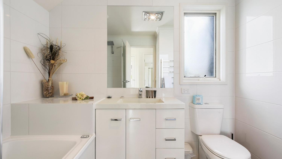 Bathroom 7