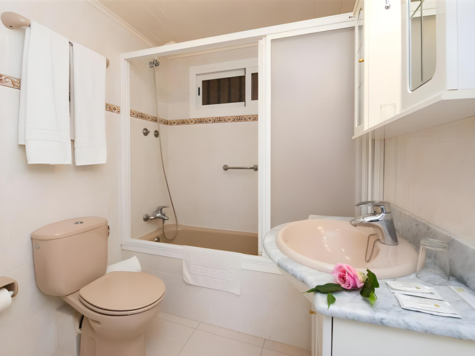 Bathroom 4, BlueSense Villajoyosa Resort, Alicante