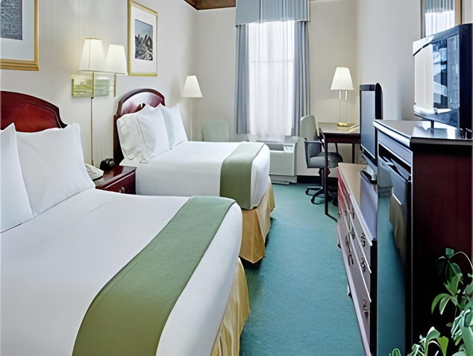 Bedroom 3, Comfort Inn & Suites Glen Mills - West Chester, Delaware