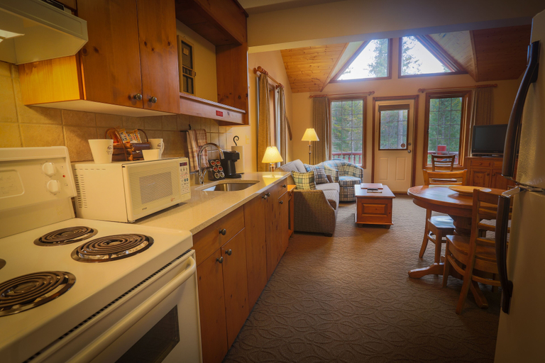 Others 5, Paradise Lodge & Bungalows, Division No. 15