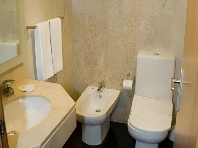 Bathroom 4, Quasar, Matosinhos