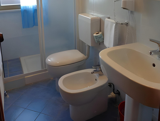 Bathroom 2, Residence Aurora Wellness & Spa, Savona