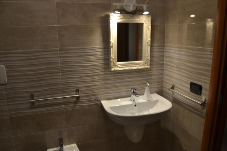 Others 4, Residenze Principe Amedeo, Bari
