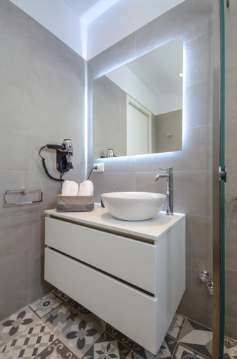 Bathroom 3, Elegant Apartments, South Aegean