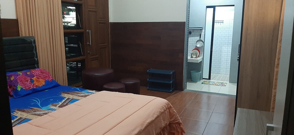 Kost Exclusive Omah Sinten Palagan - Tap to explore photos
